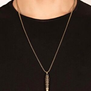 Elegant Gold Pendant Necklace